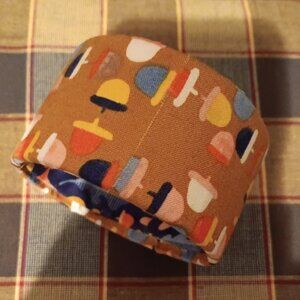 Beautiful Acorn & Fall Leaves New Chic Fabric Bracelet Size 9 inch NEW